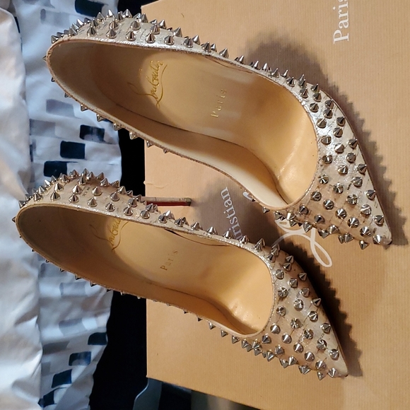 Pair of Red Bottoms sz 37 euro and sz 6 1/2 us sz - Picture 4 of 4